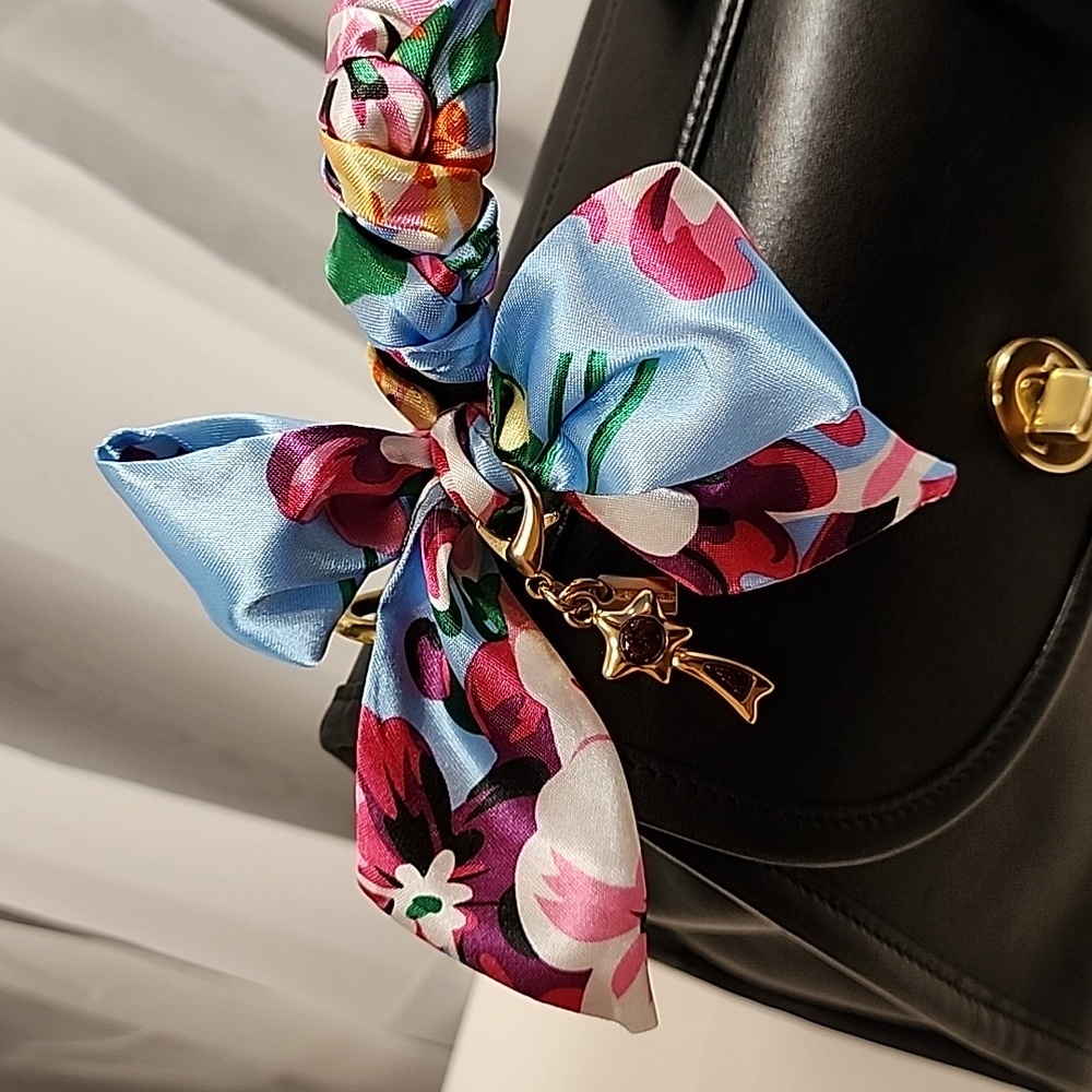 Sold Vintage Coach Regina #9983 - Picture 3 of 17